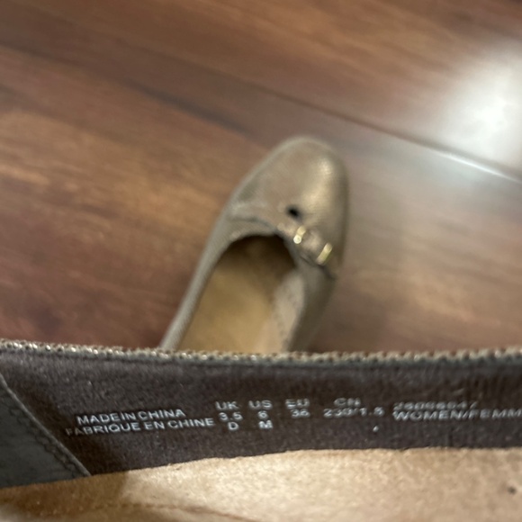 🌿SALE🌿CLARKS Comfort Shoes size 6M - Picture 7 of 8